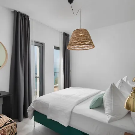 Olive Hill House - Ground Floor Apartment *