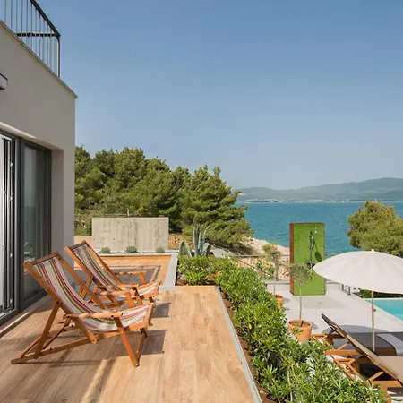 Olive Hill House - Ground Floor Apartment Slatine