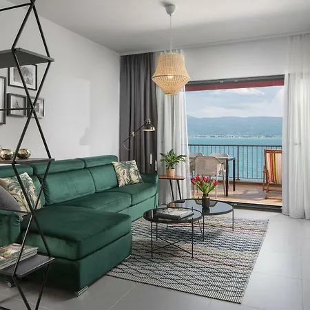 Olive Hill House - Ground Floor Apartment *